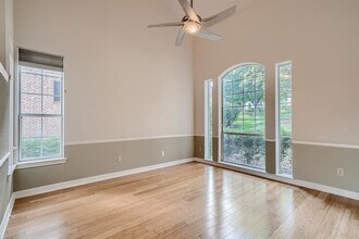 9256 Scenic Bluff Dr in Austin, TX - Building Photo - Building Photo