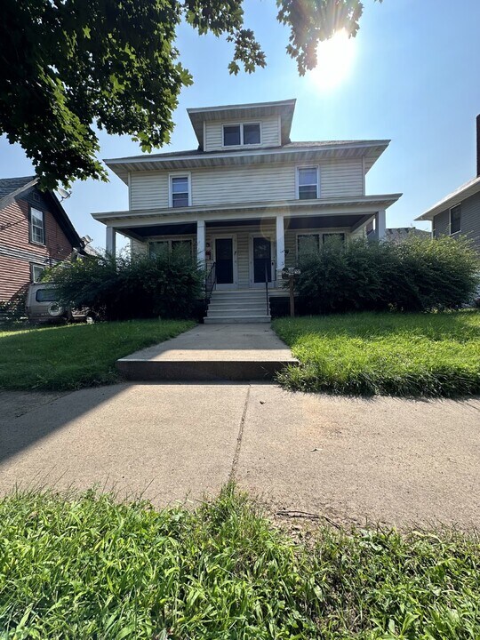 709 5th Ave in Eau Claire, WI - Building Photo