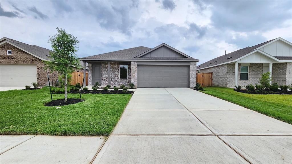 29015 Rustic Windmill Wy in Hockley, TX - Building Photo