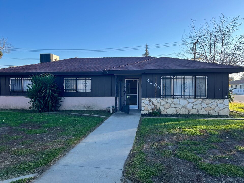 3309 Reeder Ave in Bakersfield, CA - Foto de edificio