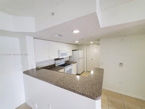 5041 Wiles Rd in Coconut Creek, FL - Building Photo - Building Photo