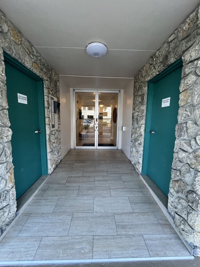 4803 Sunset Ct in Cape Coral, FL - Building Photo - Building Photo