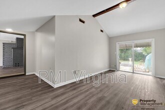 8109 Diggs Rd in Norfolk, VA - Building Photo - Building Photo
