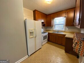 225 S Myrtle St in Winder, GA - Building Photo - Building Photo