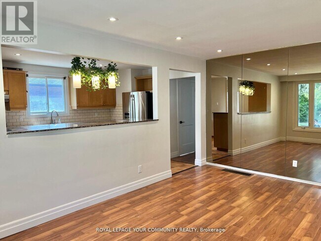 94 Kulpin Ave in Bradford West Gwillimbury, ON - Building Photo - Building Photo
