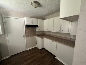 8 Lanes End in Baytown, TX - Building Photo - Building Photo