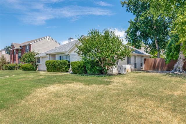 1802 Elm Creek Dr in Garland, TX - Building Photo - Building Photo
