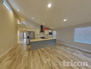 1409 Wavelet Dr in Azle, TX - Foto de edificio - Building Photo