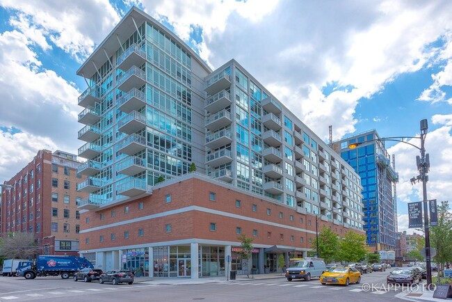 property at 909 W Washington Blvd