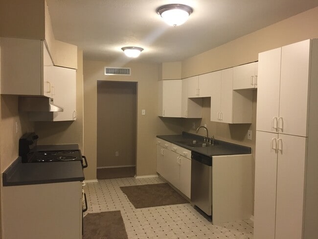 446 Thistle Dr in Garland, TX - Building Photo - Building Photo