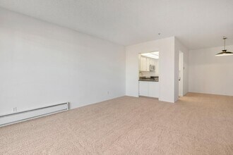 1515 Floribunda Ave in Burlingame, CA - Building Photo - Building Photo