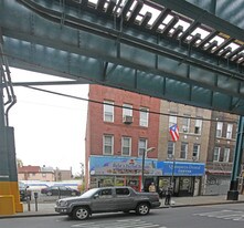 113-10 Jamaica Ave in Richmond Hill, NY - Building Photo
