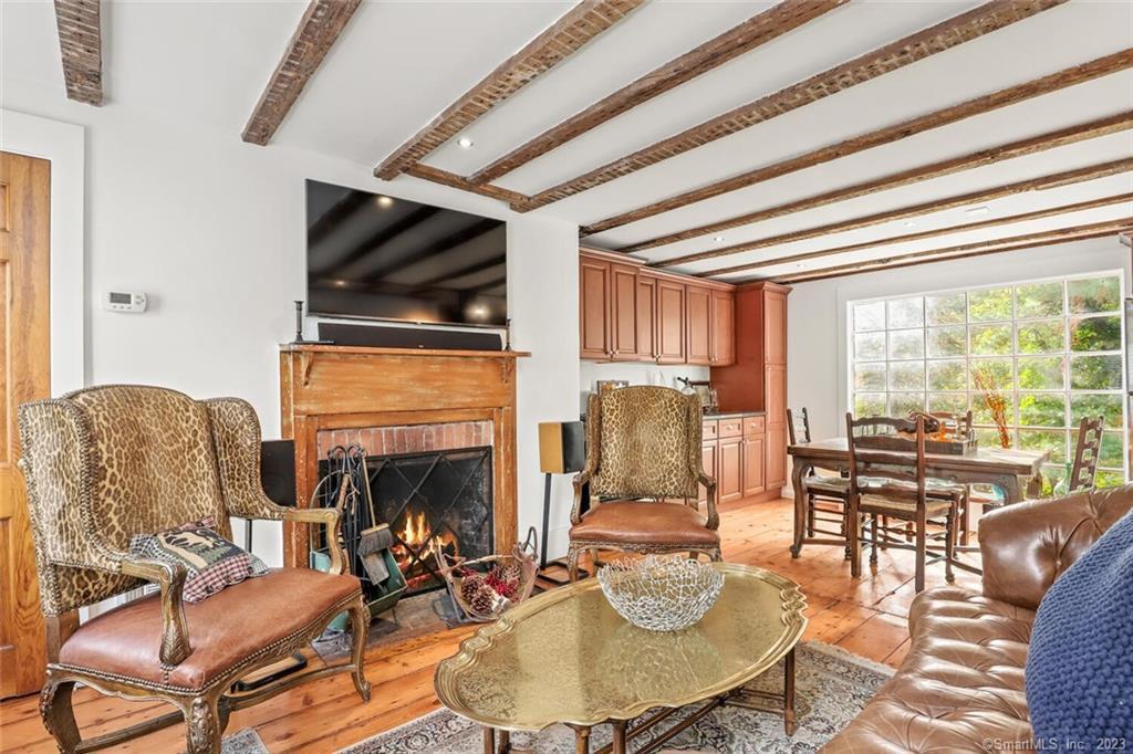 49 Hollow Tree Ridge Rd in Darien, CT - Foto de edificio