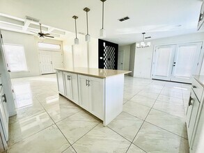 403 Graneros Ave in Laredo, TX - Building Photo - Building Photo