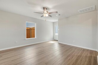 8210 Blooming Meadow Ln in Houston, TX - Building Photo - Building Photo