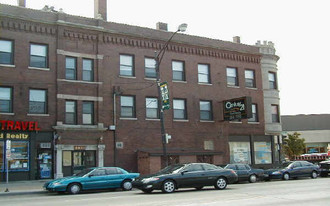 2381-2385 N Milwaukee Ave in Chicago, IL - Foto de edificio - Building Photo