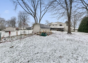 1098 Big Valley Dr in Coventry Township, OH - Building Photo - Building Photo