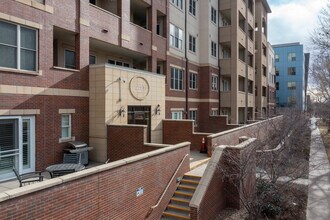 2200 S University Blvd in Denver, CO - Foto de edificio - Building Photo