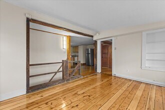 114-116-116 S Champlain St in Burlington, VT - Building Photo - Building Photo