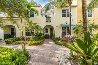 12467 NW 17th Ct in Pembroke Pines, FL - Building Photo - Building Photo