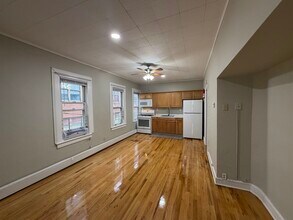 212 Plainfield Ave in Jersey City, NJ - Building Photo - Building Photo