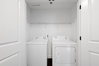 The Lofts in Town Square in Southaven, MS - Foto de edificio - Building Photo