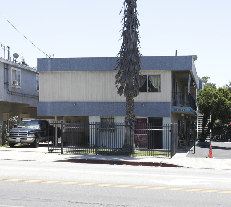 11912 Vanowen St in North Hollywood, CA - Building Photo