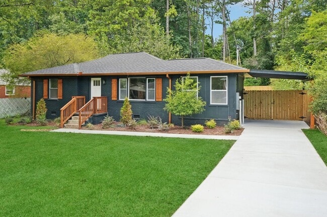 891 Daniell Dr SE