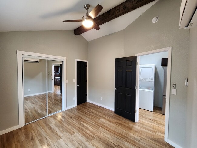 206 Lincoln St in Wheeling, MO - Building Photo - Building Photo