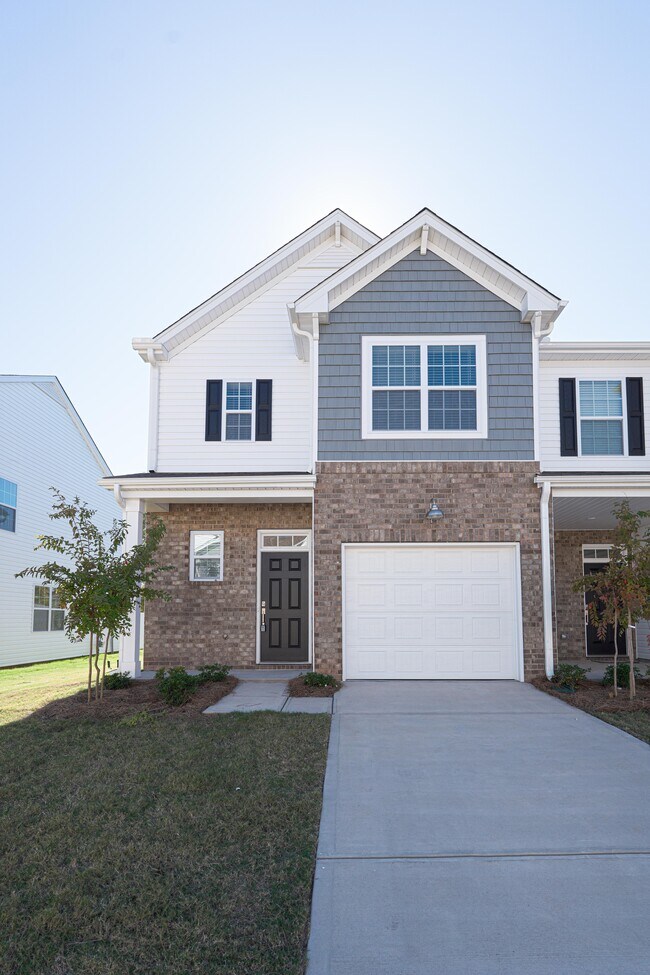 9 Loebner Ln in Simpsonville, SC - Building Photo - Building Photo