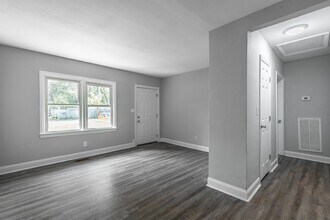 5109-5111 Sunbeam Ave in Chattanooga, TN - Foto de edificio - Building Photo