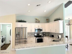 2026 Terrazzo Ln in Naples, FL - Foto de edificio - Building Photo