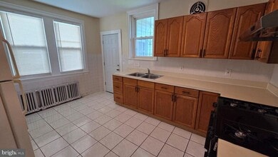 5725 N Lawrence St in Philadelphia, PA - Building Photo - Building Photo