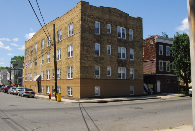 The Oak in Paterson, NJ - Foto de edificio - Building Photo