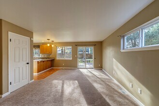 15556 Chestnut Dr SE in Monroe, WA - Building Photo - Building Photo