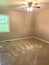 302 Taylors Rd in Taylors, SC - Building Photo - Building Photo