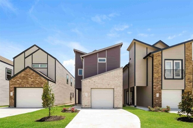 property at 15334 Estrella Rd W