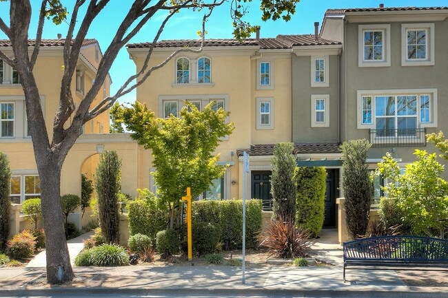 property at 1113 Davis St