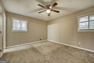 642 Simone Way in Stone Mountain, GA - Building Photo - Building Photo