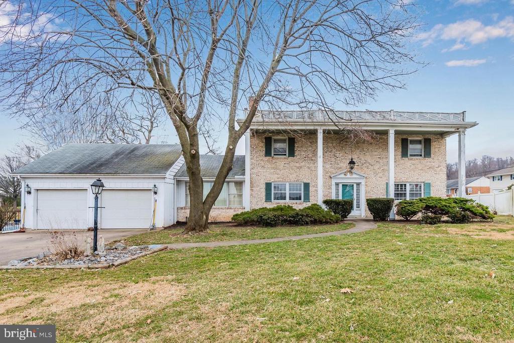 160 Spanglers Mill Rd in New Cumberland, PA - Building Photo