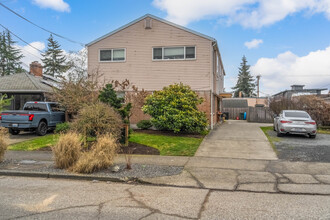 Green Lake Fourplex in Seattle, WA - Building Photo - Building Photo