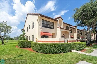 201 Freedom Ct in Deerfield Beach, FL - Building Photo - Building Photo