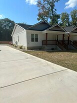 134 N Clarendon Dr in Nashville, NC - Building Photo