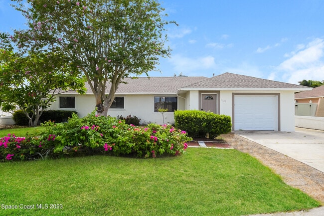 property at 1320 Arlington Cir