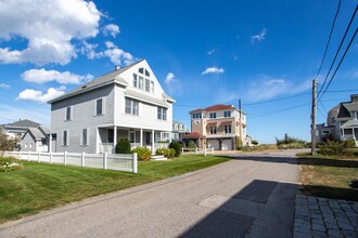 8 Toppan St in Hampton, NH - Building Photo - Building Photo