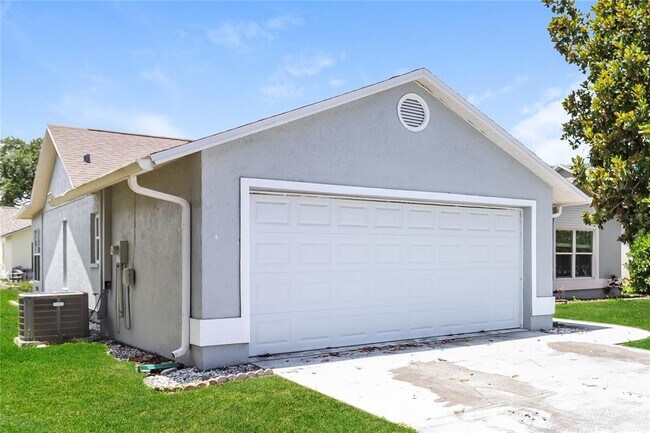 8444 Yearling Ln in New Port Richey, FL - Building Photo - Building Photo