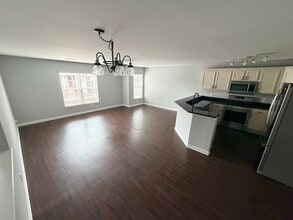 53180 Manchester Ave in Utica, MI - Foto de edificio - Building Photo