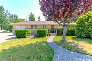 30240 7th Ave S in Federal Way, WA - Building Photo