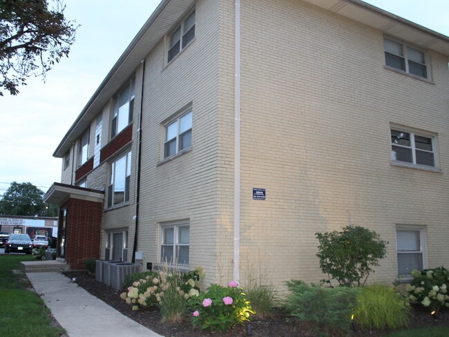 property at 10519 S Artesian Ave
