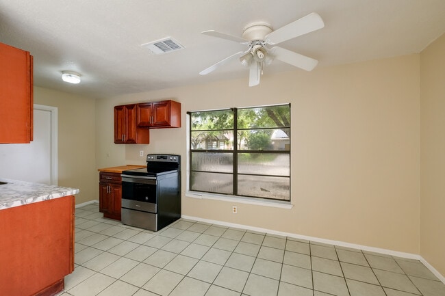 9726 Hidden Cross in San Antonio, TX - Building Photo - Building Photo